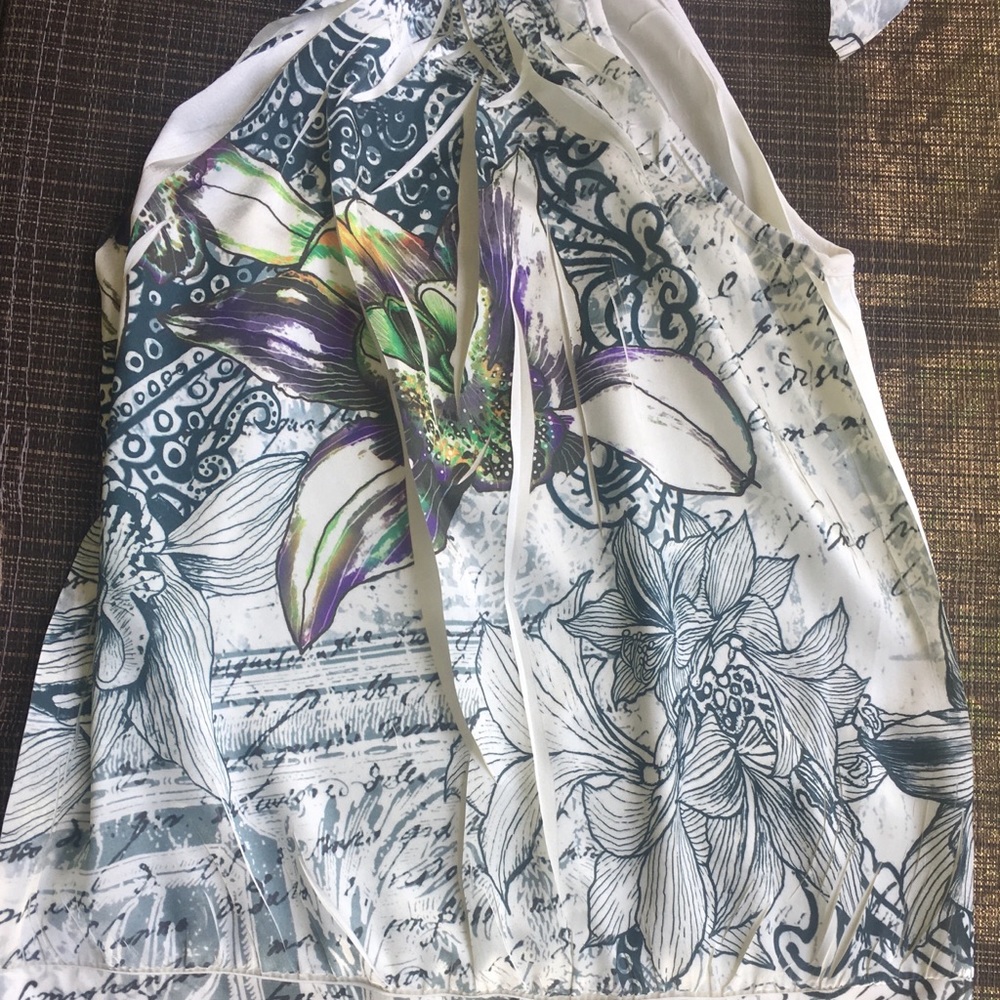 🥀Beautiful Top🥀 - Picture 3 of 4